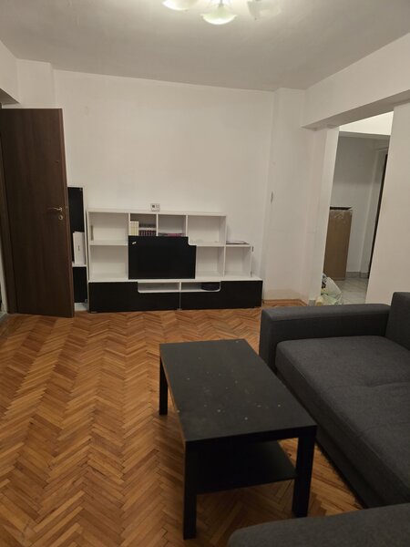 Ultracentral, Universitate, Sala Palatului,